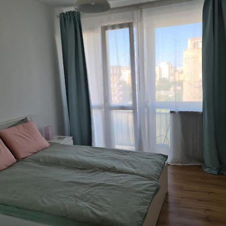 Rene'S Leisure Apartment Bucharest Exterior photo